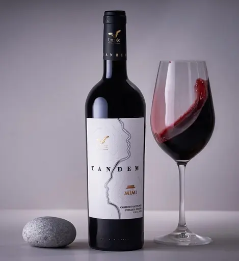 Vin Rosu Liliac Tandem, Sec