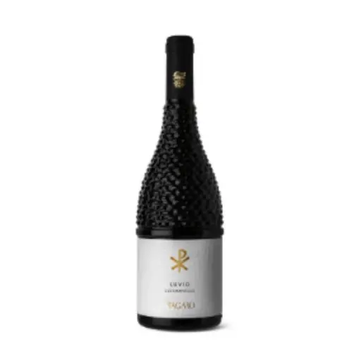 Vin rosu Tagaro Luvio Susumaniello Puglia IGP, arome de fructe negre, textura catifelata