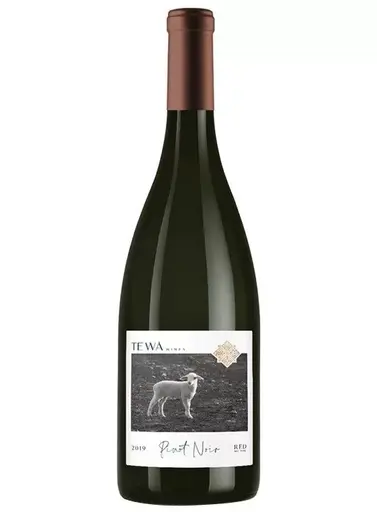 Te Wa Wines pinot noir