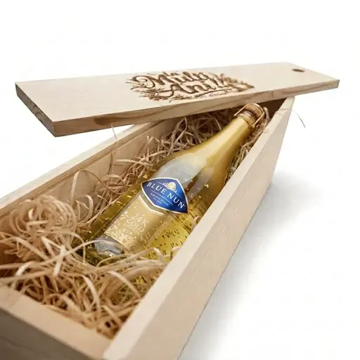 Pachet Cadou Cutie Lemn Personalizata Vin Spumant Alb Blue Nun Gold 24 K Edition